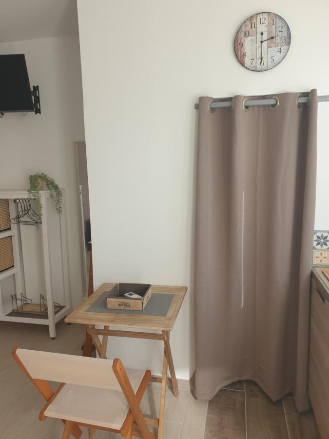 Mistral Appartements Port-Saint-Louis-du-Rhône Zewnętrze zdjęcie