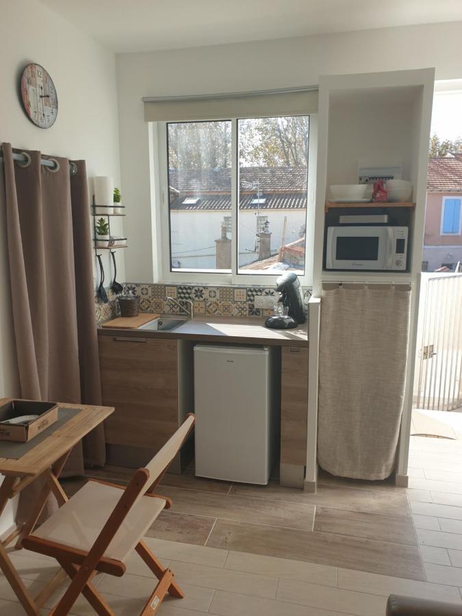 Mistral Appartements Port-Saint-Louis-du-Rhône Zewnętrze zdjęcie