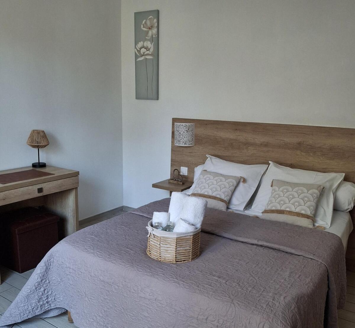 Mistral Appartements Port-Saint-Louis-du-Rhône Zewnętrze zdjęcie